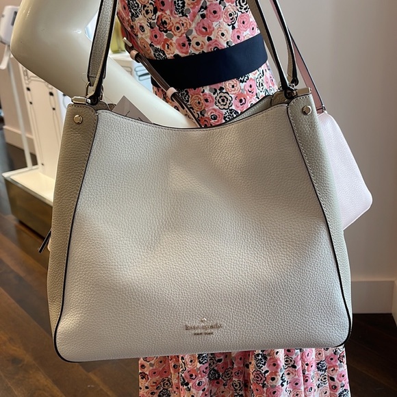 Kate Spade Leila Medium Triple Compartment Shoulder Bag
Light Sand - Picture 13 of 16